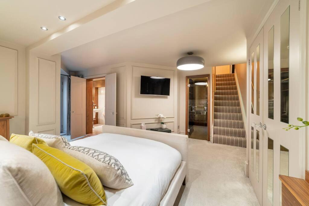 הרוגייט Westcourt By Rmg Apartments מראה חיצוני תמונה