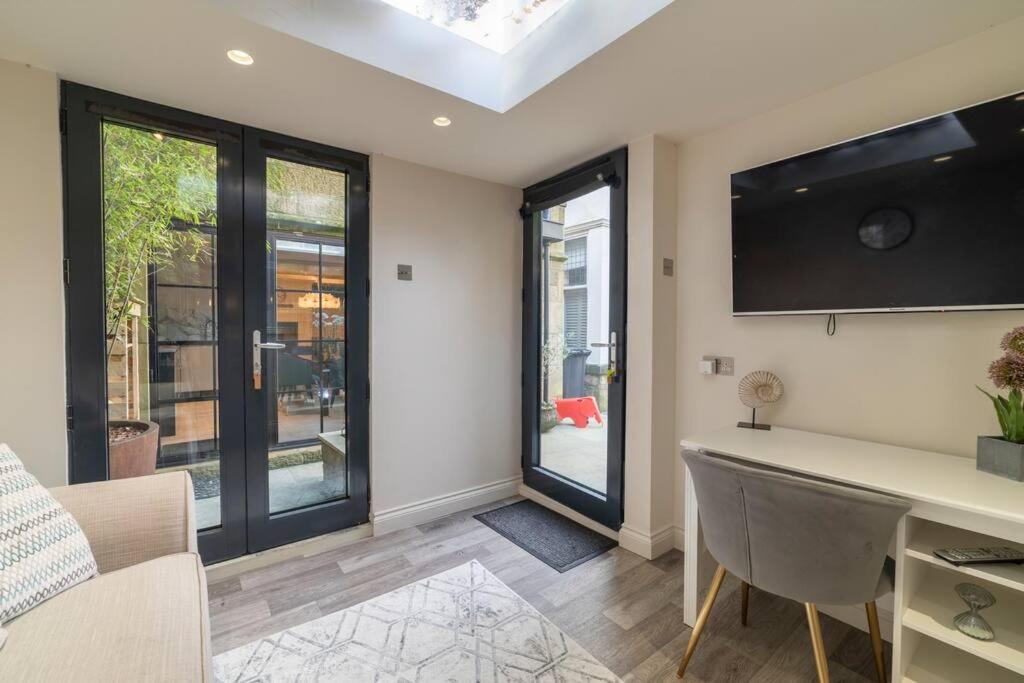 הרוגייט Westcourt By Rmg Apartments מראה חיצוני תמונה